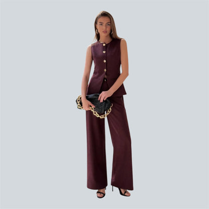 Bordeaux rood gilet met gouden knopen