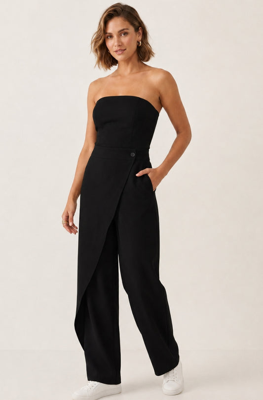 Zwarte strapless jumpsuit met overslag detail