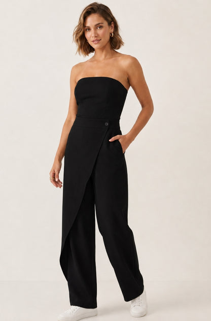 Zwarte strapless jumpsuit met overslag detail