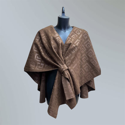 Bruine Jacquard Poncho Wrap met Strikdetail( levering 16 september)