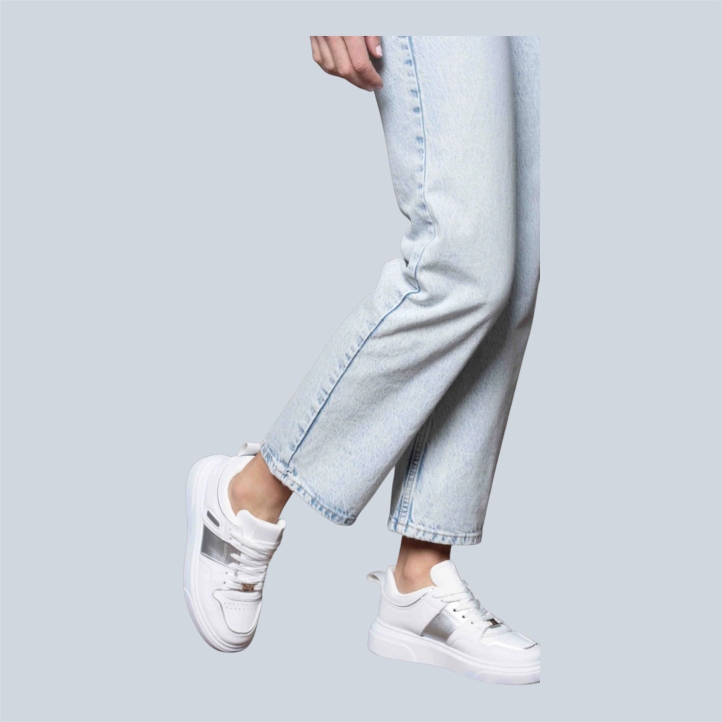 Witte sneakers met metallic zilver details